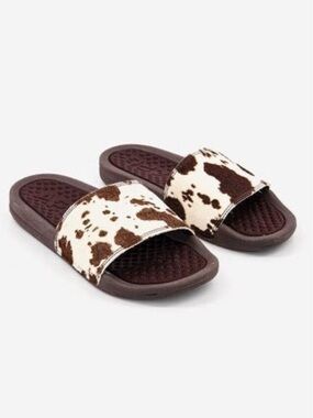 APL Athletic Propulsion Labs Iconic Slide Sandals Cow Print  NEW Size 6